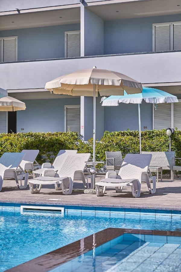 מרינה די צ'צ'ינה Golden Hotel מראה חיצוני תמונה
